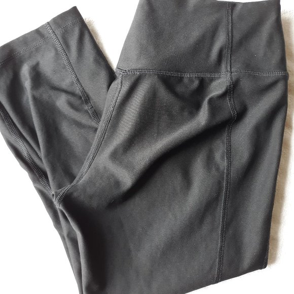 Nike Dri-Fit Black Capris Leggings - Picture 1 of 8